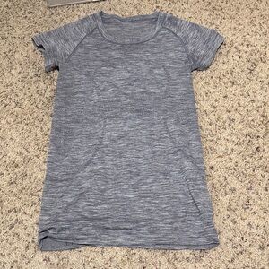 Lululemon heathered grey short sleeve swiftly tech